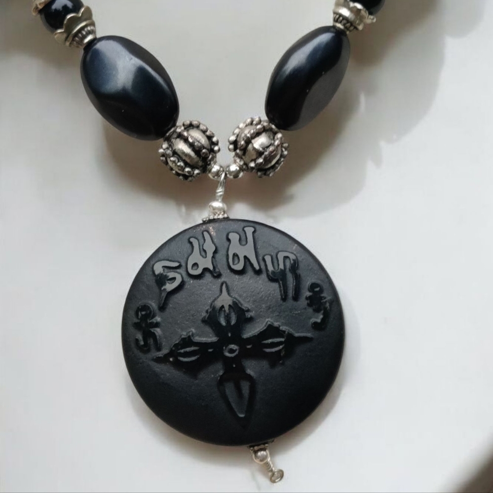 Unusual Tibetan Buddhism Dorje Black Stone Necklace